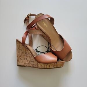 NWT! EXPRESS BROWN PEEP TOE OPEN HEEL WEDGES